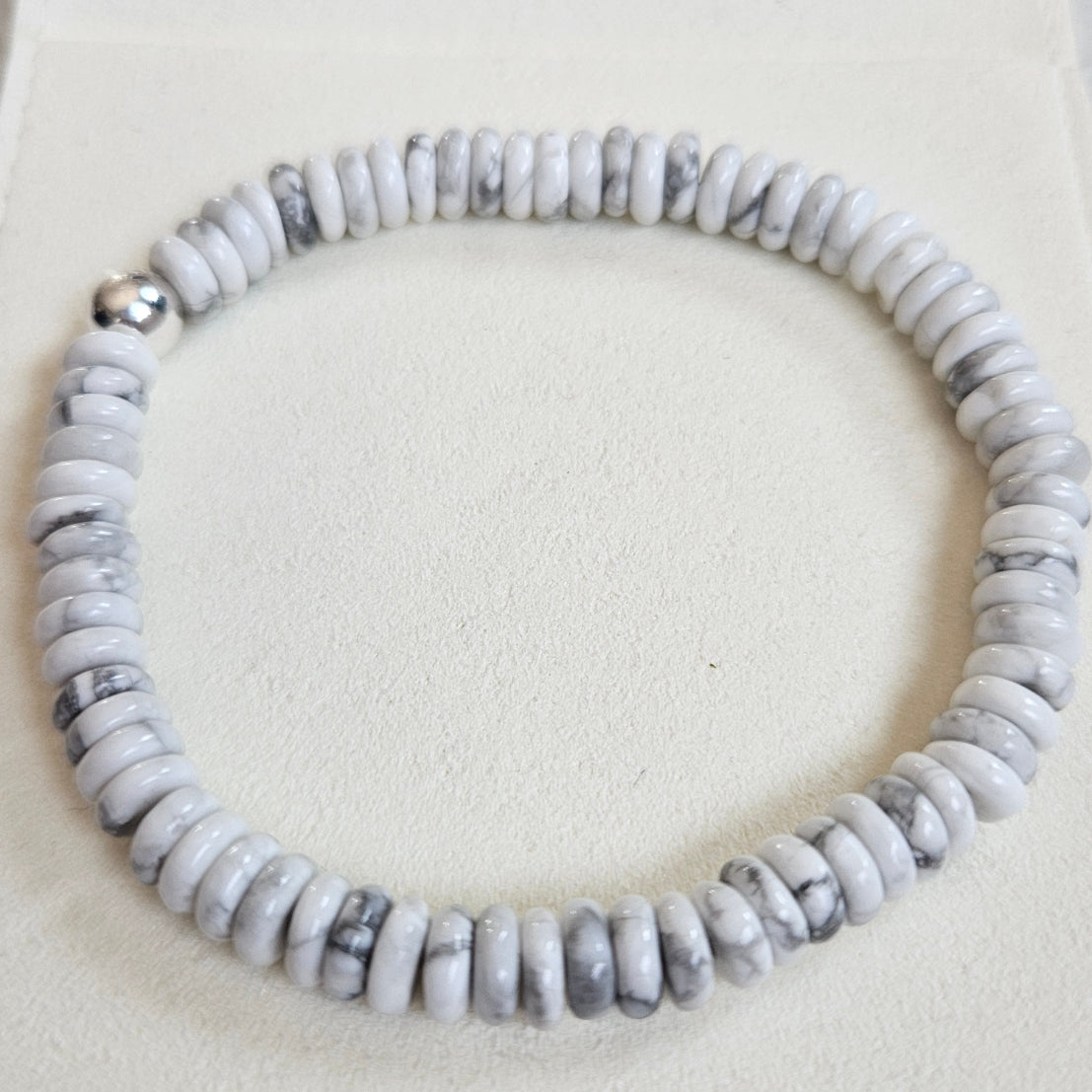 Howlite disk bracelet