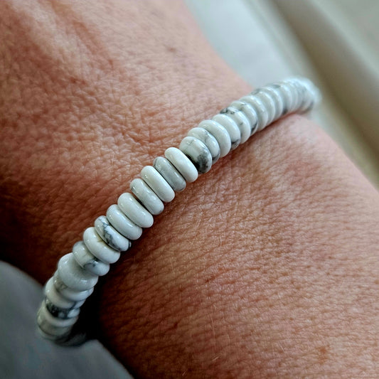Howlite disk bracelet